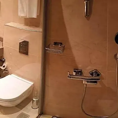 Adranos Hotell