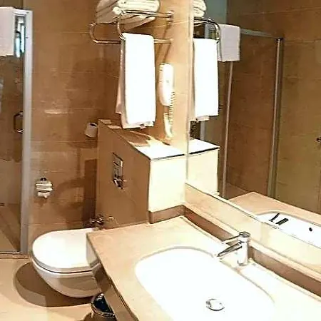 Adranos Hotell 4*