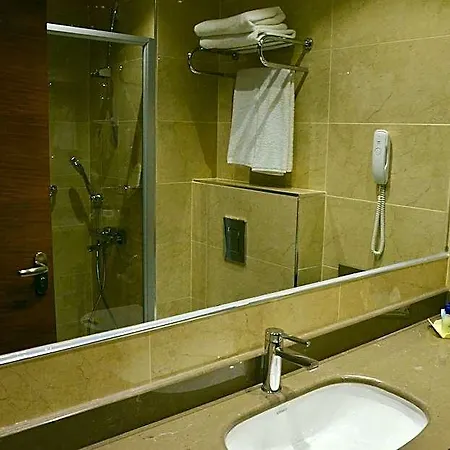 Adranos Hotell 4*