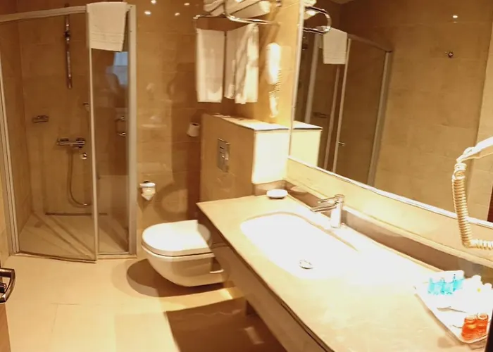 Ξενοδοχείο Adranos 4*